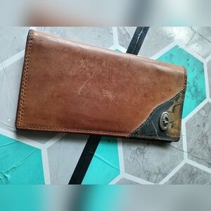 Mossy Oak Tan and Black Leather Wallet